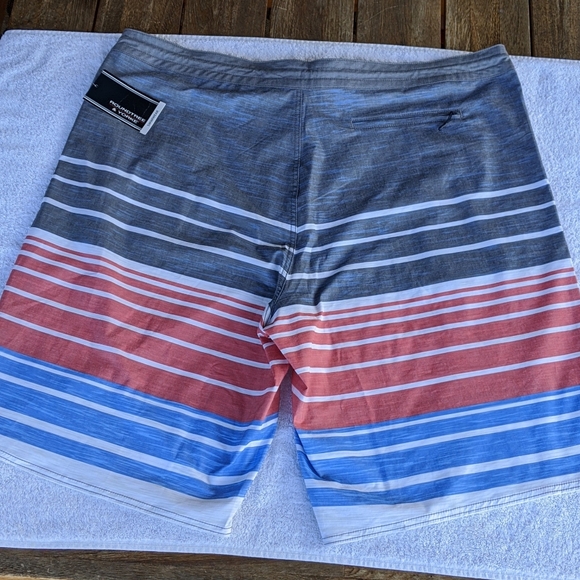 Roundtree and Yorke Board Shorts 2XT - Picture 2 of 6
